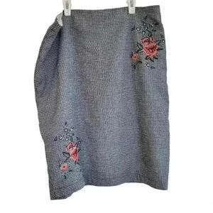 Downeast Women's Moxie Maven Black/White Poly/Rayon Embroidered Gingham Straight